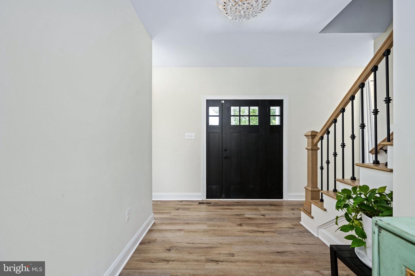 7095 SIGNAL HILL RD, MANASSAS, Virginia 20111, 5 Bedrooms Bedrooms, ,4 BathroomsBathrooms,Residential,For sale,7095 SIGNAL HILL RD,VAPW2100352 MLS # VAPW2100352