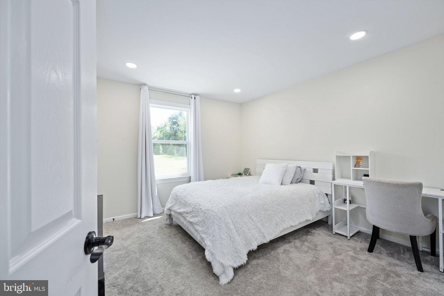 7095 SIGNAL HILL RD, MANASSAS, Virginia 20111, 5 Bedrooms Bedrooms, ,4 BathroomsBathrooms,Residential,For sale,7095 SIGNAL HILL RD,VAPW2100352 MLS # VAPW2100352