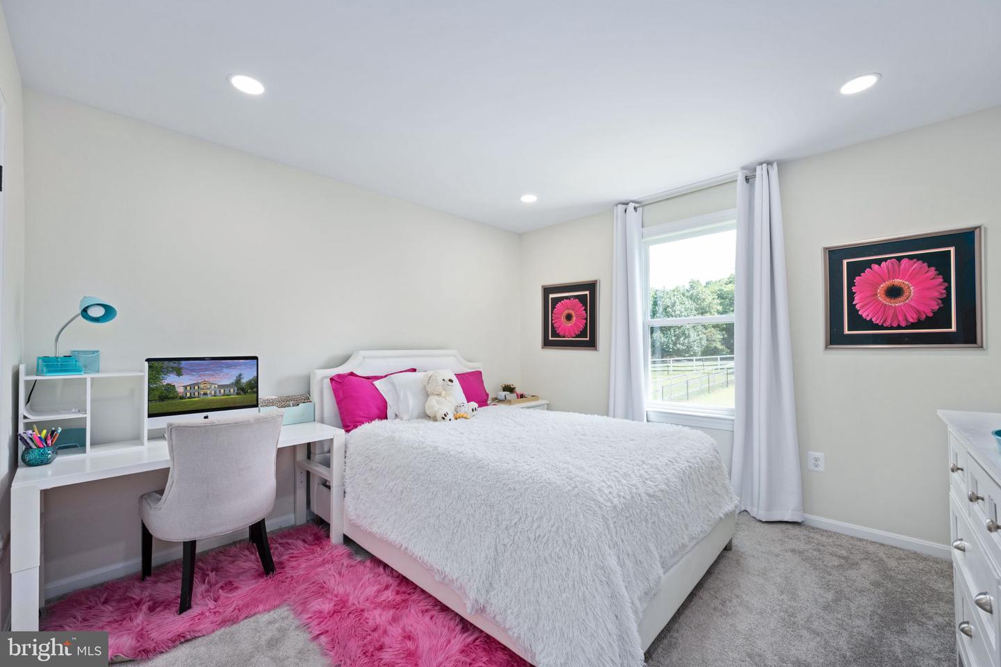 7095 SIGNAL HILL RD, MANASSAS, Virginia 20111, 5 Bedrooms Bedrooms, ,4 BathroomsBathrooms,Residential,For sale,7095 SIGNAL HILL RD,VAPW2100352 MLS # VAPW2100352