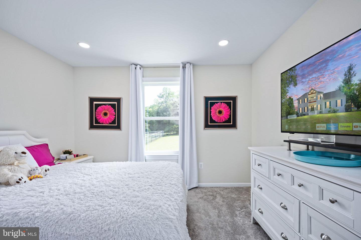 7095 SIGNAL HILL RD, MANASSAS, Virginia 20111, 5 Bedrooms Bedrooms, ,4 BathroomsBathrooms,Residential,For sale,7095 SIGNAL HILL RD,VAPW2100352 MLS # VAPW2100352