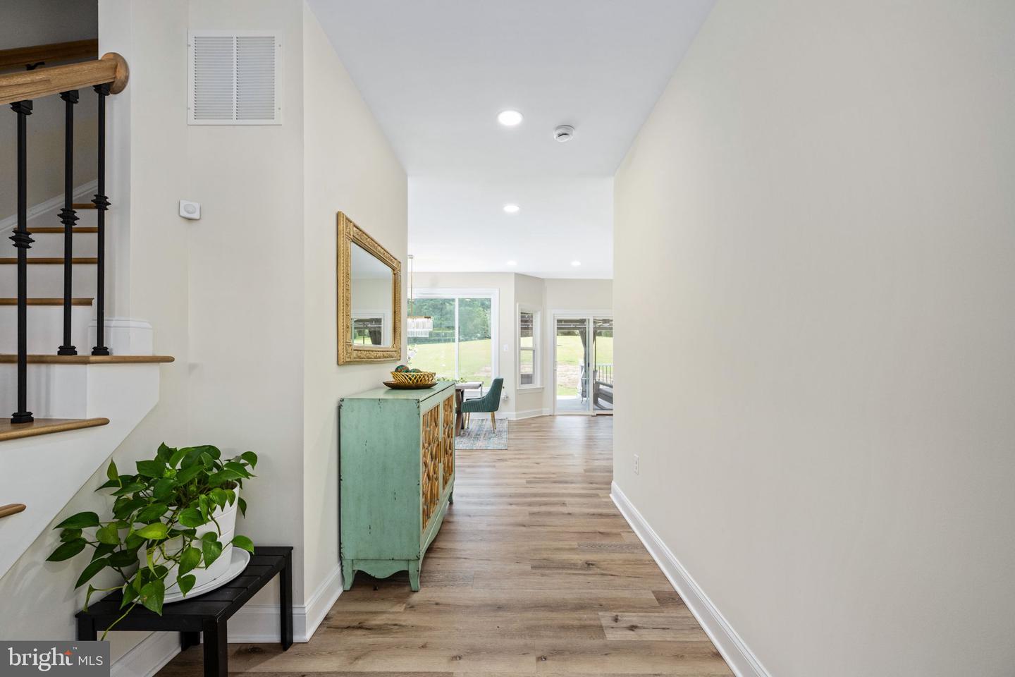 7095 SIGNAL HILL RD, MANASSAS, Virginia 20111, 5 Bedrooms Bedrooms, ,4 BathroomsBathrooms,Residential,For sale,7095 SIGNAL HILL RD,VAPW2100352 MLS # VAPW2100352
