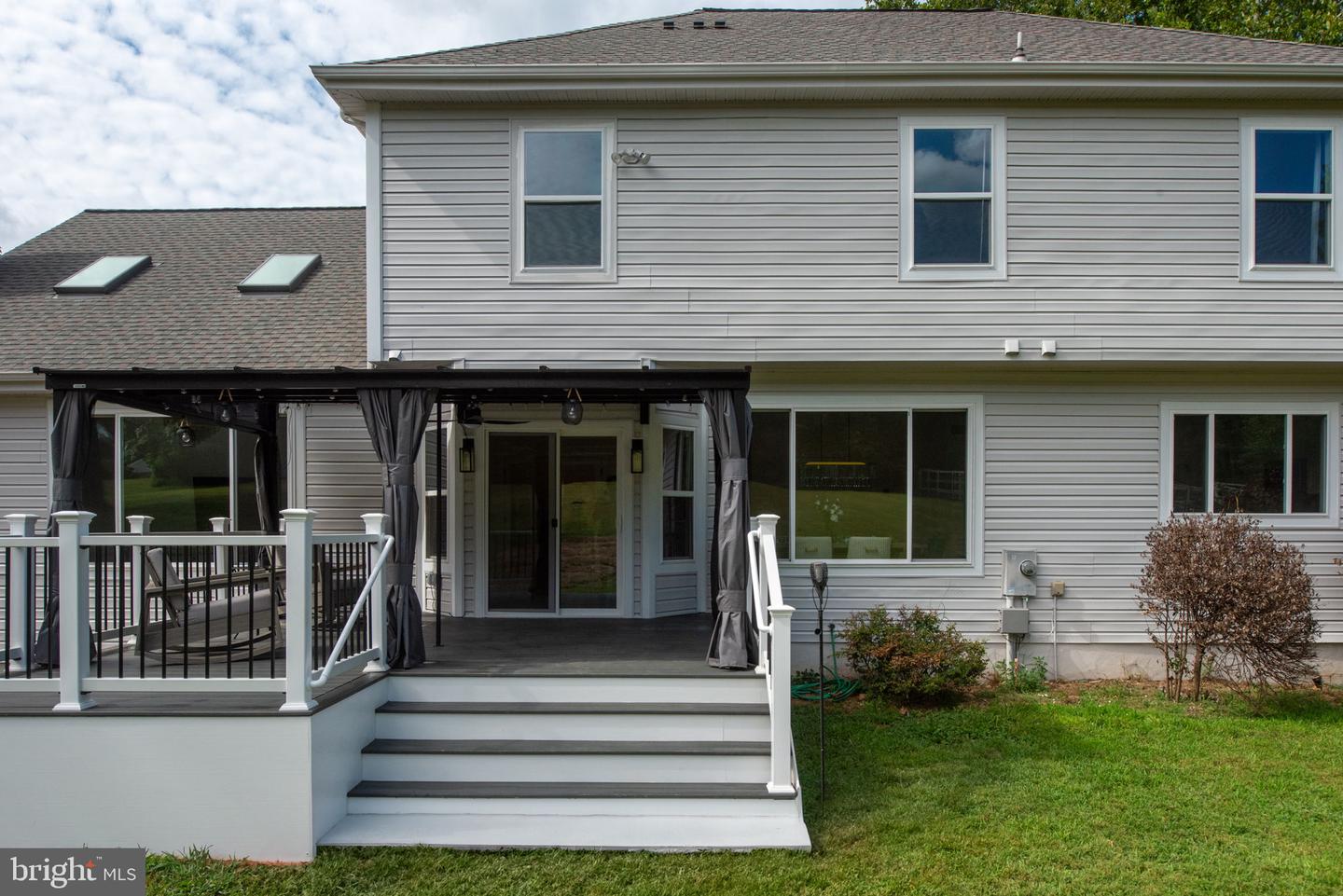7095 SIGNAL HILL RD, MANASSAS, Virginia 20111, 5 Bedrooms Bedrooms, ,4 BathroomsBathrooms,Residential,For sale,7095 SIGNAL HILL RD,VAPW2100352 MLS # VAPW2100352