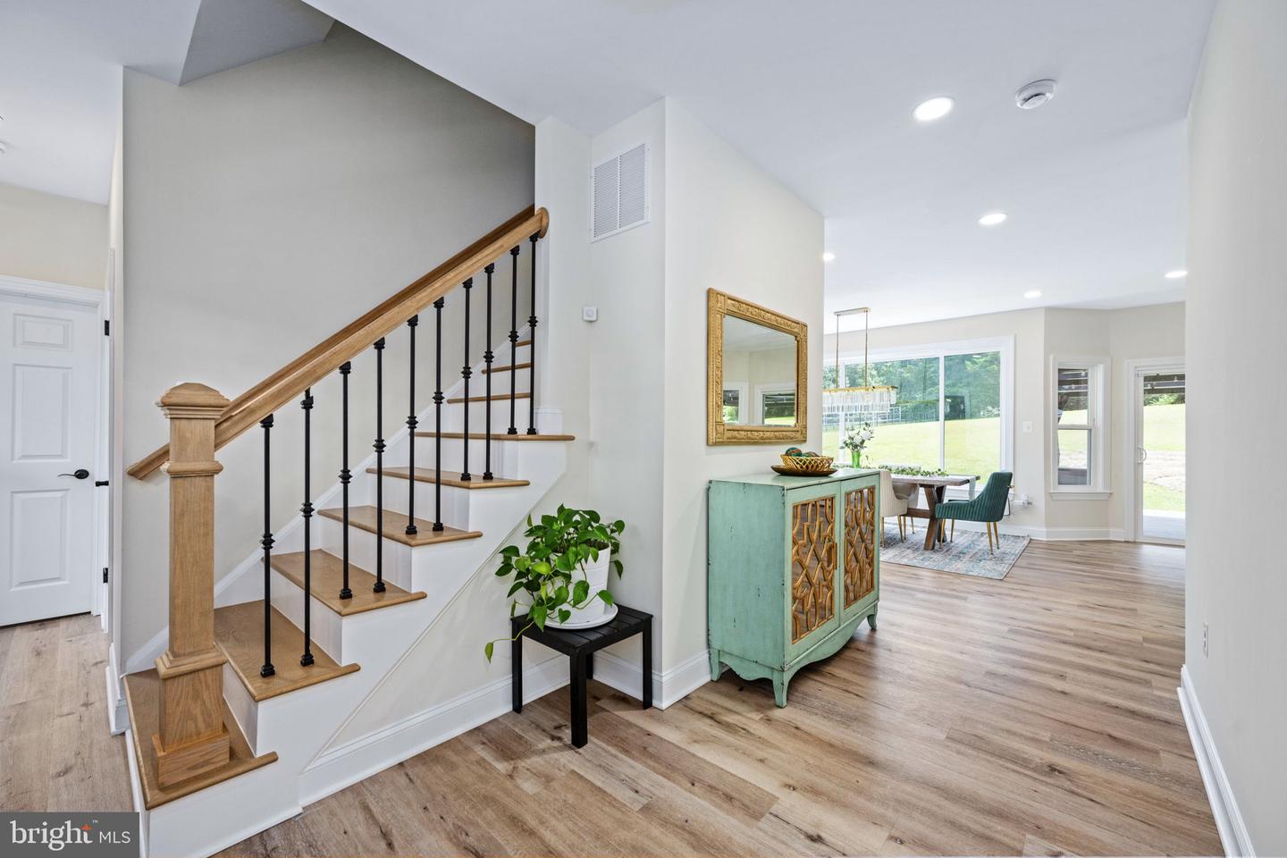 7095 SIGNAL HILL RD, MANASSAS, Virginia 20111, 5 Bedrooms Bedrooms, ,4 BathroomsBathrooms,Residential,For sale,7095 SIGNAL HILL RD,VAPW2100352 MLS # VAPW2100352