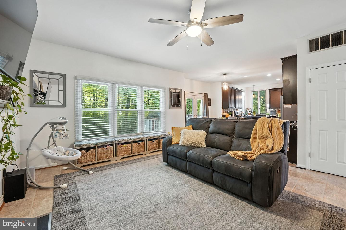 3901 LEAF LAWN LN, WOODBRIDGE, Virginia 22192, 5 Bedrooms Bedrooms, ,3 BathroomsBathrooms,Residential,For sale,3901 LEAF LAWN LN,VAPW2100392 MLS # VAPW2100392