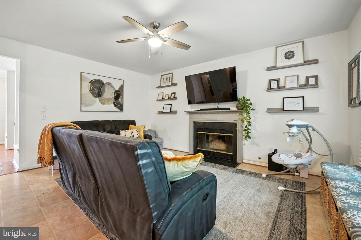 3901 LEAF LAWN LN, WOODBRIDGE, Virginia 22192, 5 Bedrooms Bedrooms, ,3 BathroomsBathrooms,Residential,For sale,3901 LEAF LAWN LN,VAPW2100392 MLS # VAPW2100392