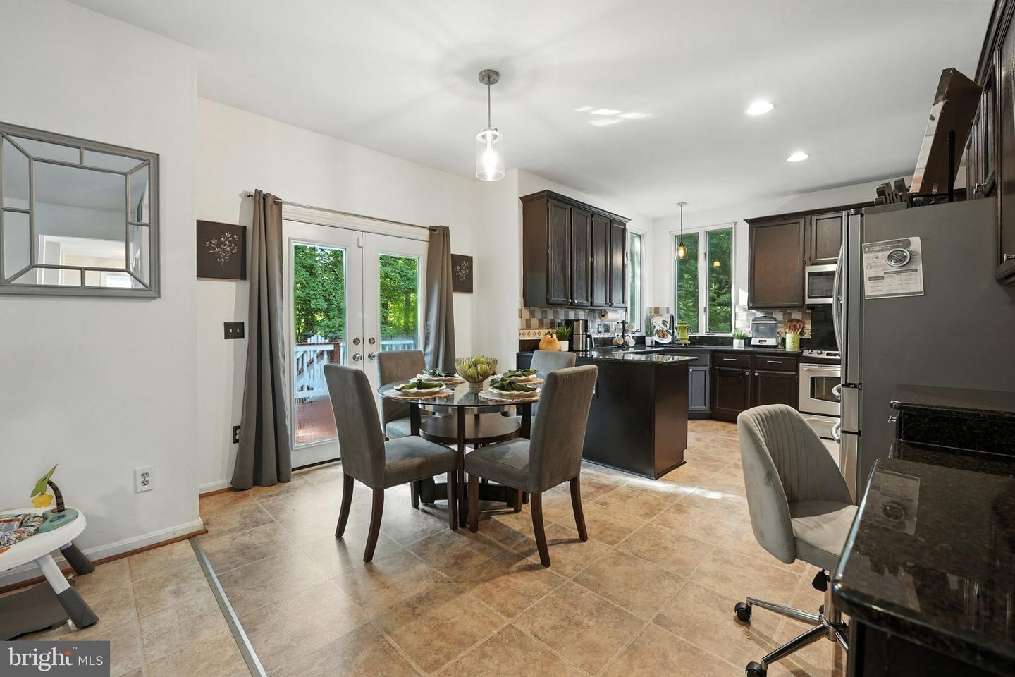 3901 LEAF LAWN LN, WOODBRIDGE, Virginia 22192, 5 Bedrooms Bedrooms, ,3 BathroomsBathrooms,Residential,For sale,3901 LEAF LAWN LN,VAPW2100392 MLS # VAPW2100392