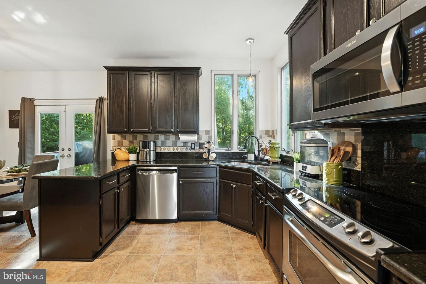 3901 LEAF LAWN LN, WOODBRIDGE, Virginia 22192, 5 Bedrooms Bedrooms, ,3 BathroomsBathrooms,Residential,For sale,3901 LEAF LAWN LN,VAPW2100392 MLS # VAPW2100392