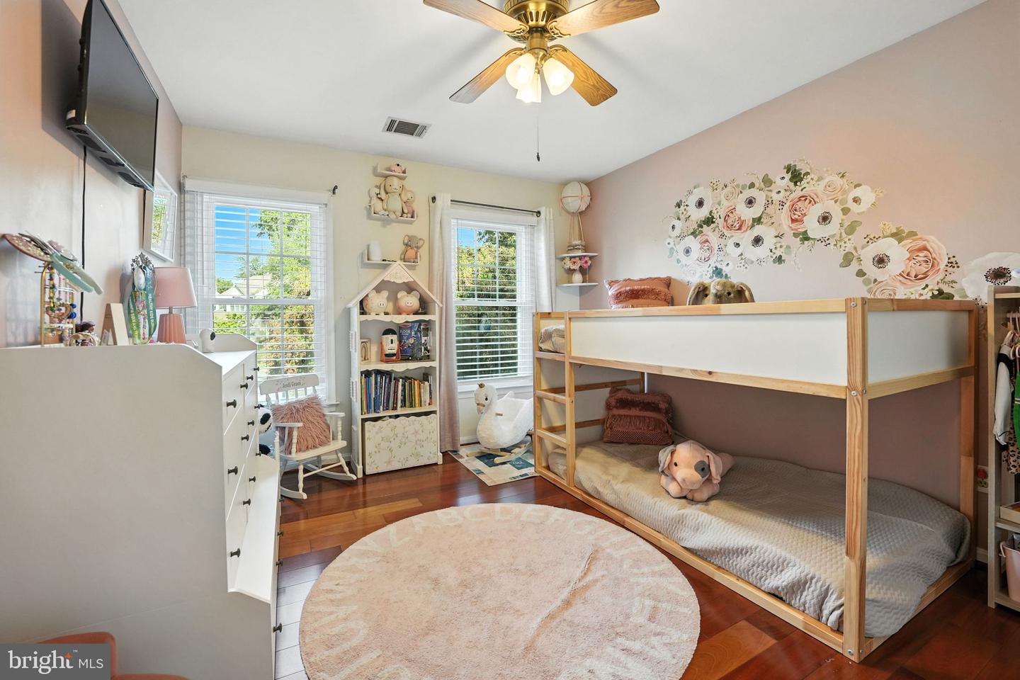 3901 LEAF LAWN LN, WOODBRIDGE, Virginia 22192, 5 Bedrooms Bedrooms, ,3 BathroomsBathrooms,Residential,For sale,3901 LEAF LAWN LN,VAPW2100392 MLS # VAPW2100392