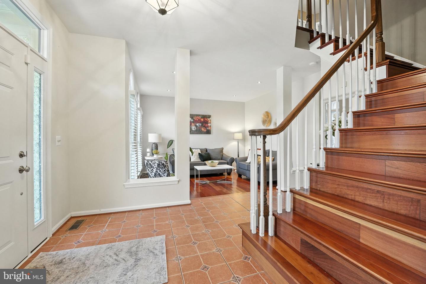 3901 LEAF LAWN LN, WOODBRIDGE, Virginia 22192, 5 Bedrooms Bedrooms, ,3 BathroomsBathrooms,Residential,For sale,3901 LEAF LAWN LN,VAPW2100392 MLS # VAPW2100392