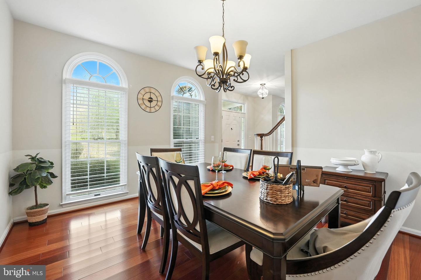 3901 LEAF LAWN LN, WOODBRIDGE, Virginia 22192, 5 Bedrooms Bedrooms, ,3 BathroomsBathrooms,Residential,For sale,3901 LEAF LAWN LN,VAPW2100392 MLS # VAPW2100392