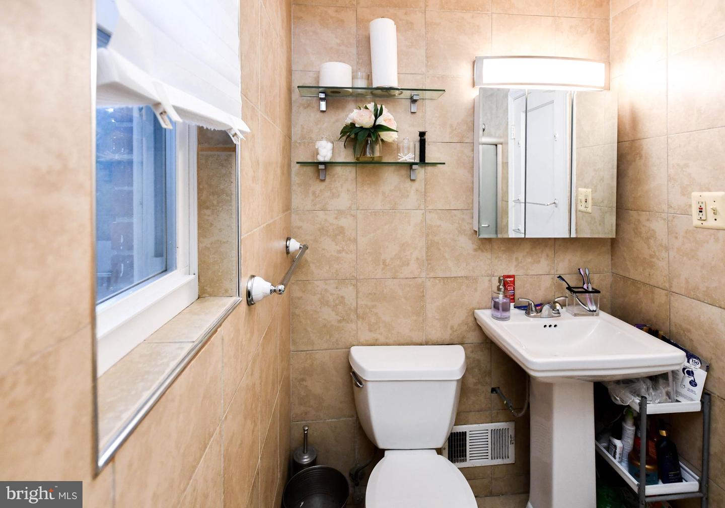 4002 ALABAMA AVE SE, WASHINGTON, District Of Columbia 20020, 3 Bedrooms Bedrooms, ,1 BathroomBathrooms,Residential,For sale,4002 ALABAMA AVE SE,DCDC2213076 MLS # DCDC2213076