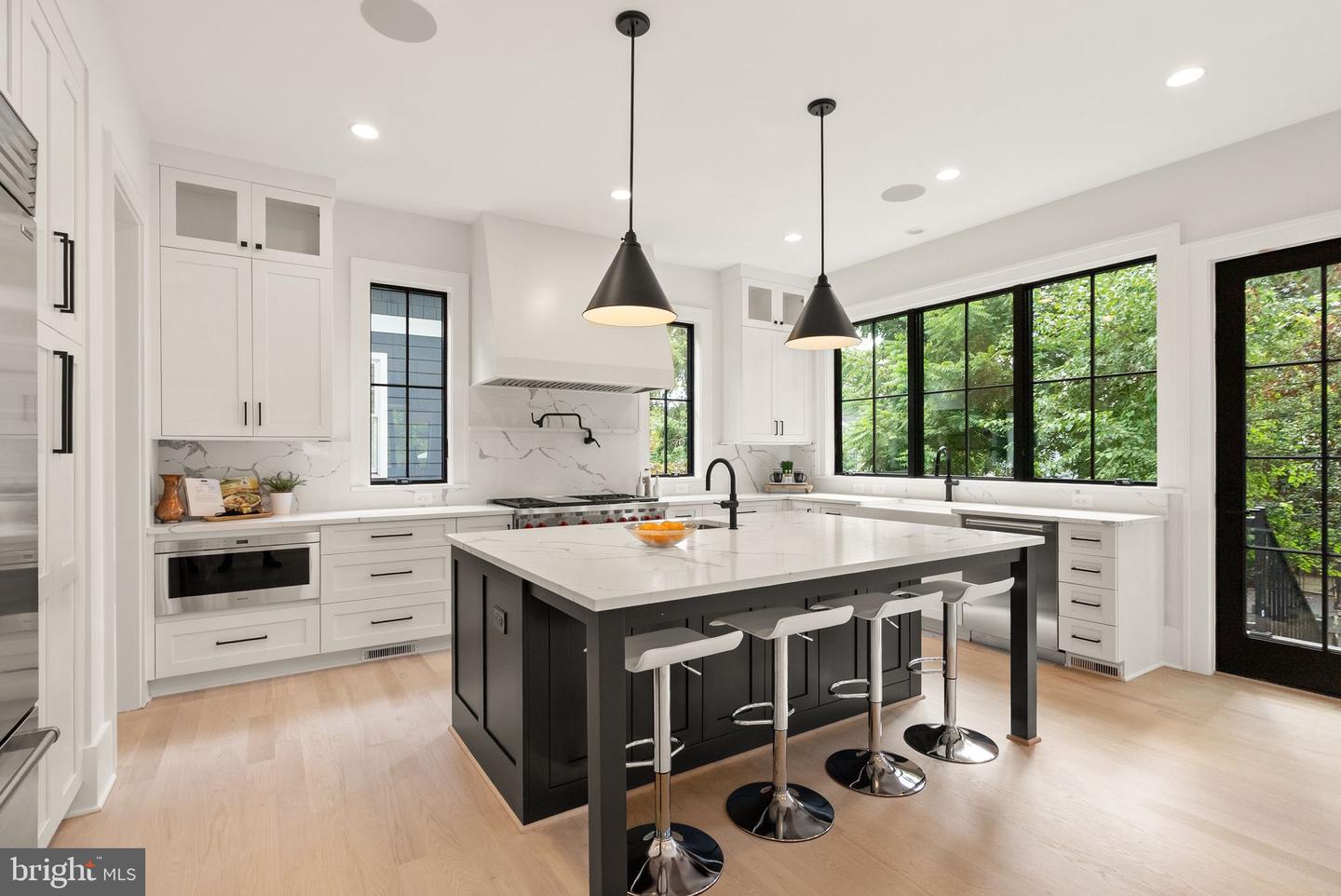 112 N HIGHLAND ST, ARLINGTON, Virginia 22201, 6 Bedrooms Bedrooms, 26 Rooms Rooms,6 BathroomsBathrooms,Residential,For sale,112 N HIGHLAND ST,VAAR2061698 MLS # VAAR2061698