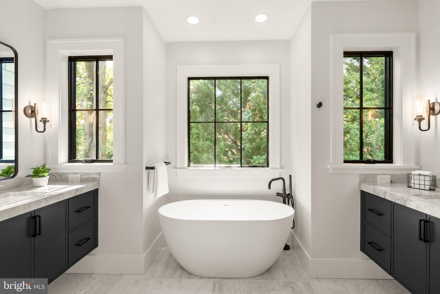 112 N HIGHLAND ST, ARLINGTON, Virginia 22201, 6 Bedrooms Bedrooms, 26 Rooms Rooms,6 BathroomsBathrooms,Residential,For sale,112 N HIGHLAND ST,VAAR2061698 MLS # VAAR2061698