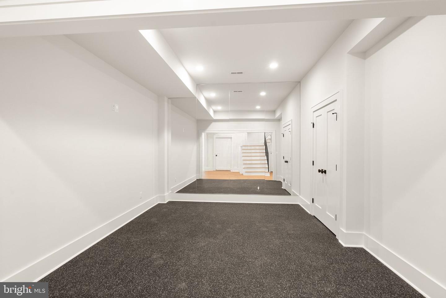 112 N HIGHLAND ST, ARLINGTON, Virginia 22201, 6 Bedrooms Bedrooms, 26 Rooms Rooms,6 BathroomsBathrooms,Residential,For sale,112 N HIGHLAND ST,VAAR2061698 MLS # VAAR2061698