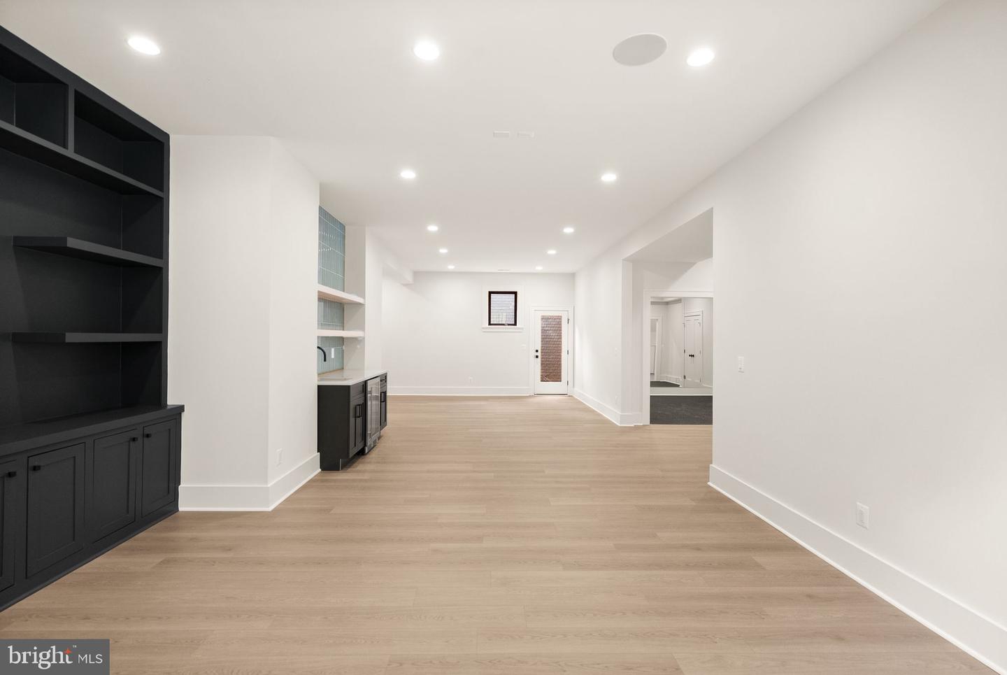 112 N HIGHLAND ST, ARLINGTON, Virginia 22201, 6 Bedrooms Bedrooms, 26 Rooms Rooms,6 BathroomsBathrooms,Residential,For sale,112 N HIGHLAND ST,VAAR2061698 MLS # VAAR2061698