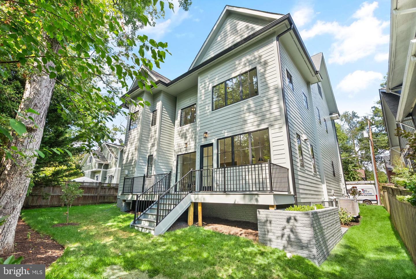 112 N HIGHLAND ST, ARLINGTON, Virginia 22201, 6 Bedrooms Bedrooms, 26 Rooms Rooms,6 BathroomsBathrooms,Residential,For sale,112 N HIGHLAND ST,VAAR2061698 MLS # VAAR2061698