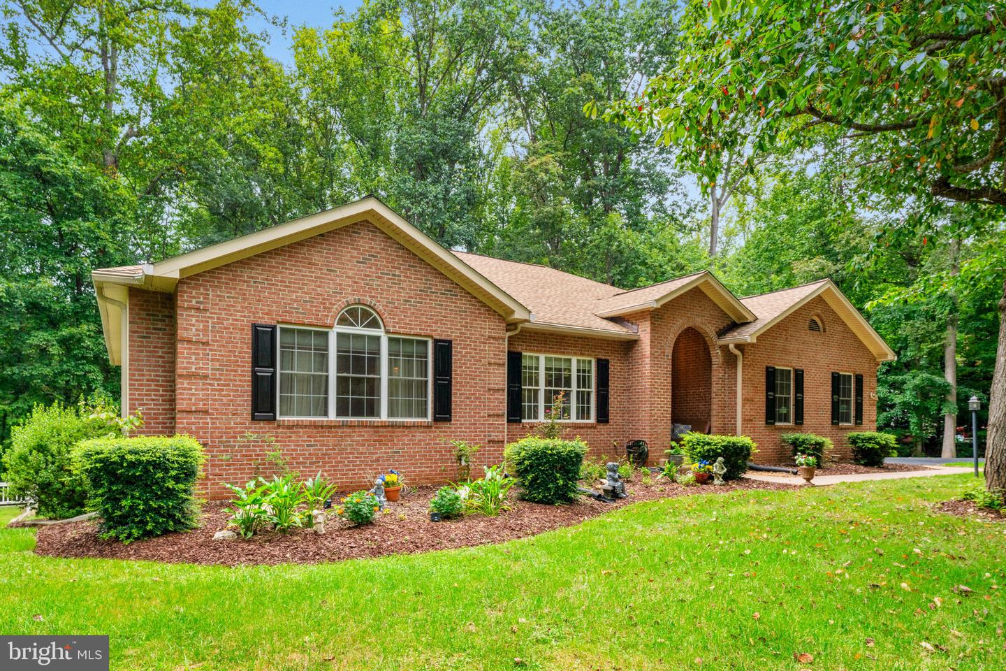 5460 WESTFIELD CT, WARRENTON, Virginia 20187, 4 Bedrooms Bedrooms, ,3 BathroomsBathrooms,Residential,For sale,5460 WESTFIELD CT,VAFQ2017708 MLS # VAFQ2017708