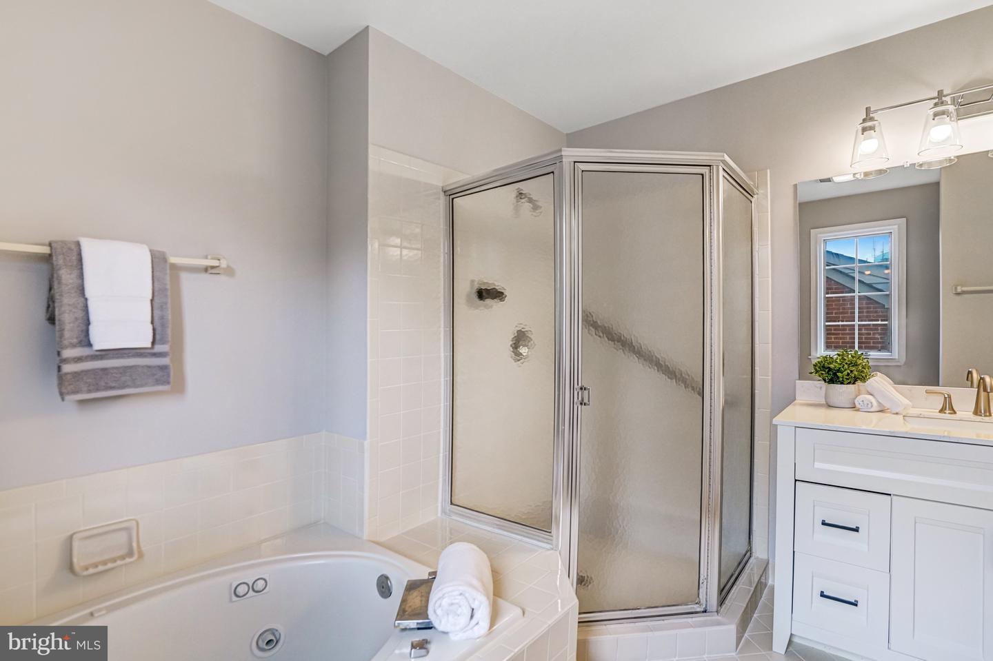4655 24TH ST N, ARLINGTON, Virginia 22207, 5 Bedrooms Bedrooms, 7 Rooms Rooms,2 BathroomsBathrooms,Residential,For sale,4655 24TH ST N,VAAR2061770 MLS # VAAR2061770