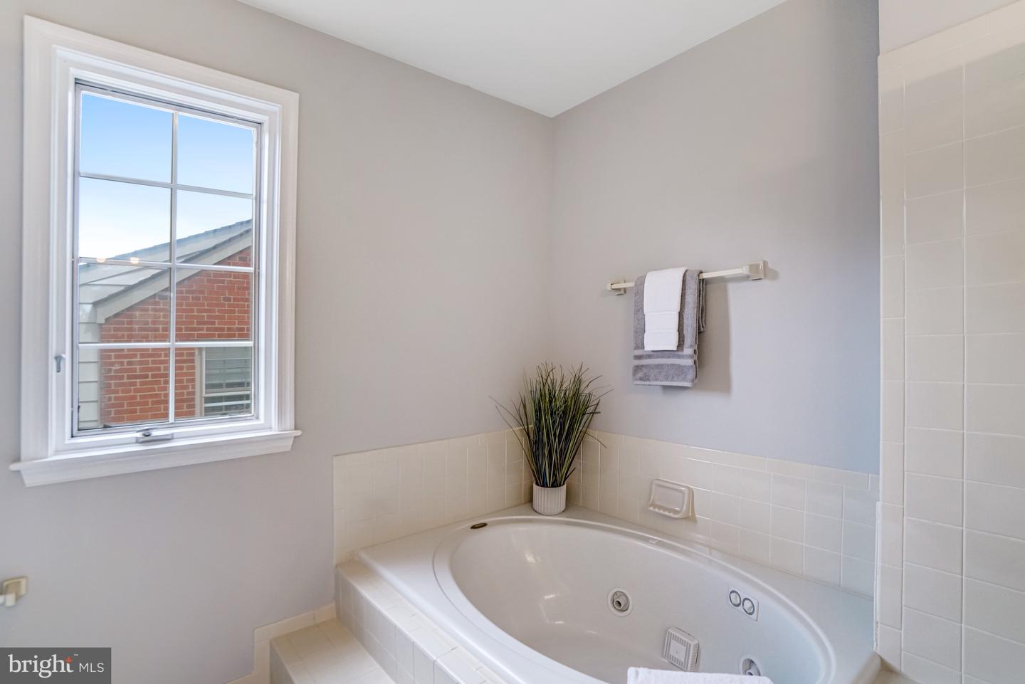 4655 24TH ST N, ARLINGTON, Virginia 22207, 5 Bedrooms Bedrooms, 7 Rooms Rooms,2 BathroomsBathrooms,Residential,For sale,4655 24TH ST N,VAAR2061770 MLS # VAAR2061770