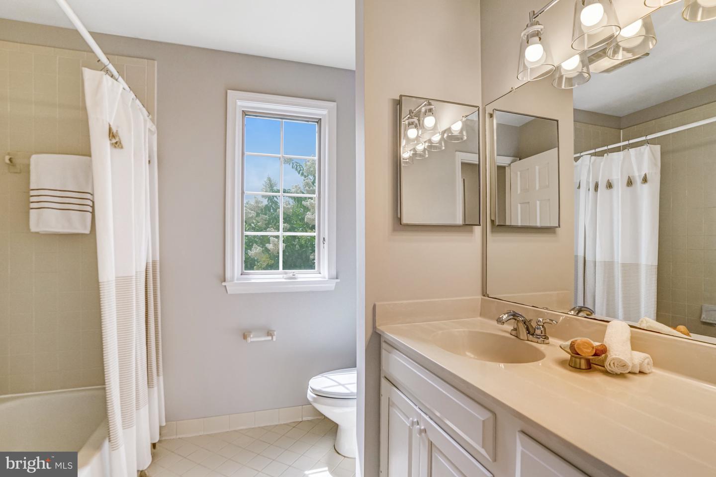 4655 24TH ST N, ARLINGTON, Virginia 22207, 5 Bedrooms Bedrooms, 7 Rooms Rooms,2 BathroomsBathrooms,Residential,For sale,4655 24TH ST N,VAAR2061770 MLS # VAAR2061770