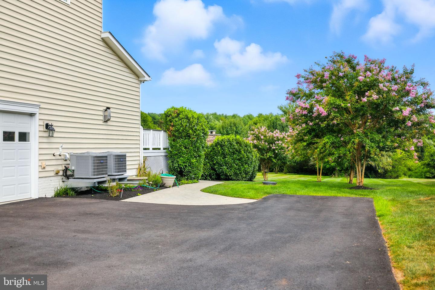 16588 LEVADE DR, LEESBURG, Virginia 20176, 5 Bedrooms Bedrooms, 10 Rooms Rooms,4 BathroomsBathrooms,Residential,For sale,16588 LEVADE DR,VALO2103756 MLS # VALO2103756