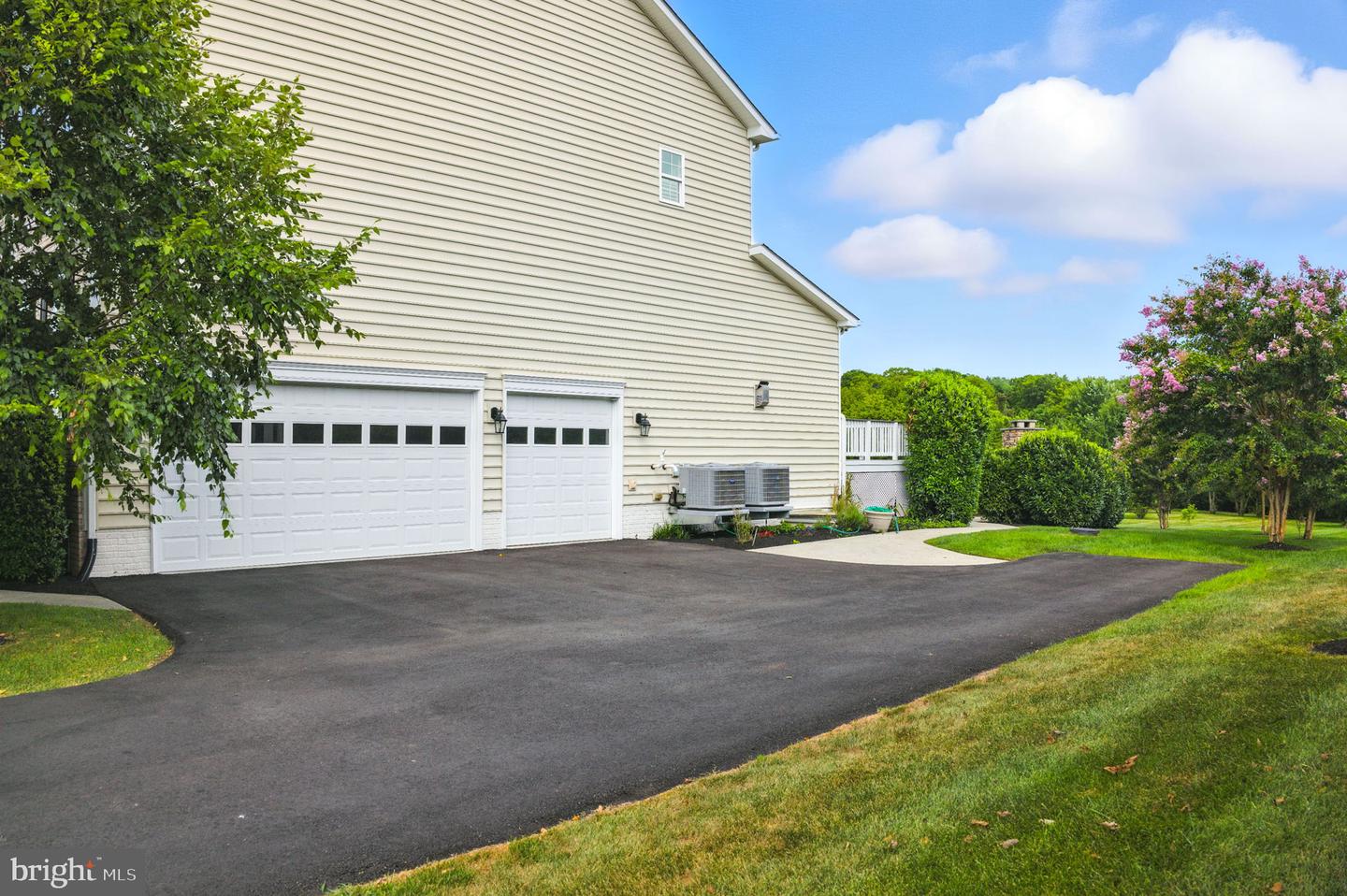 16588 LEVADE DR, LEESBURG, Virginia 20176, 5 Bedrooms Bedrooms, 10 Rooms Rooms,4 BathroomsBathrooms,Residential,For sale,16588 LEVADE DR,VALO2103756 MLS # VALO2103756