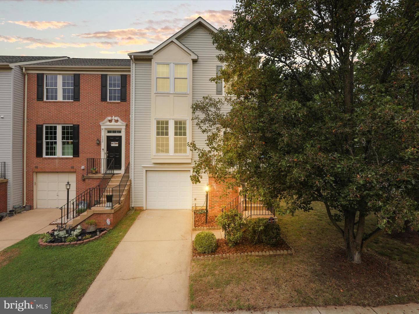 7755 EFFINGHAM SQ, ALEXANDRIA, Virginia 22315, 3 Bedrooms Bedrooms, ,3 BathroomsBathrooms,Residential,For sale,7755 EFFINGHAM SQ,VAFX2259076 MLS # VAFX2259076