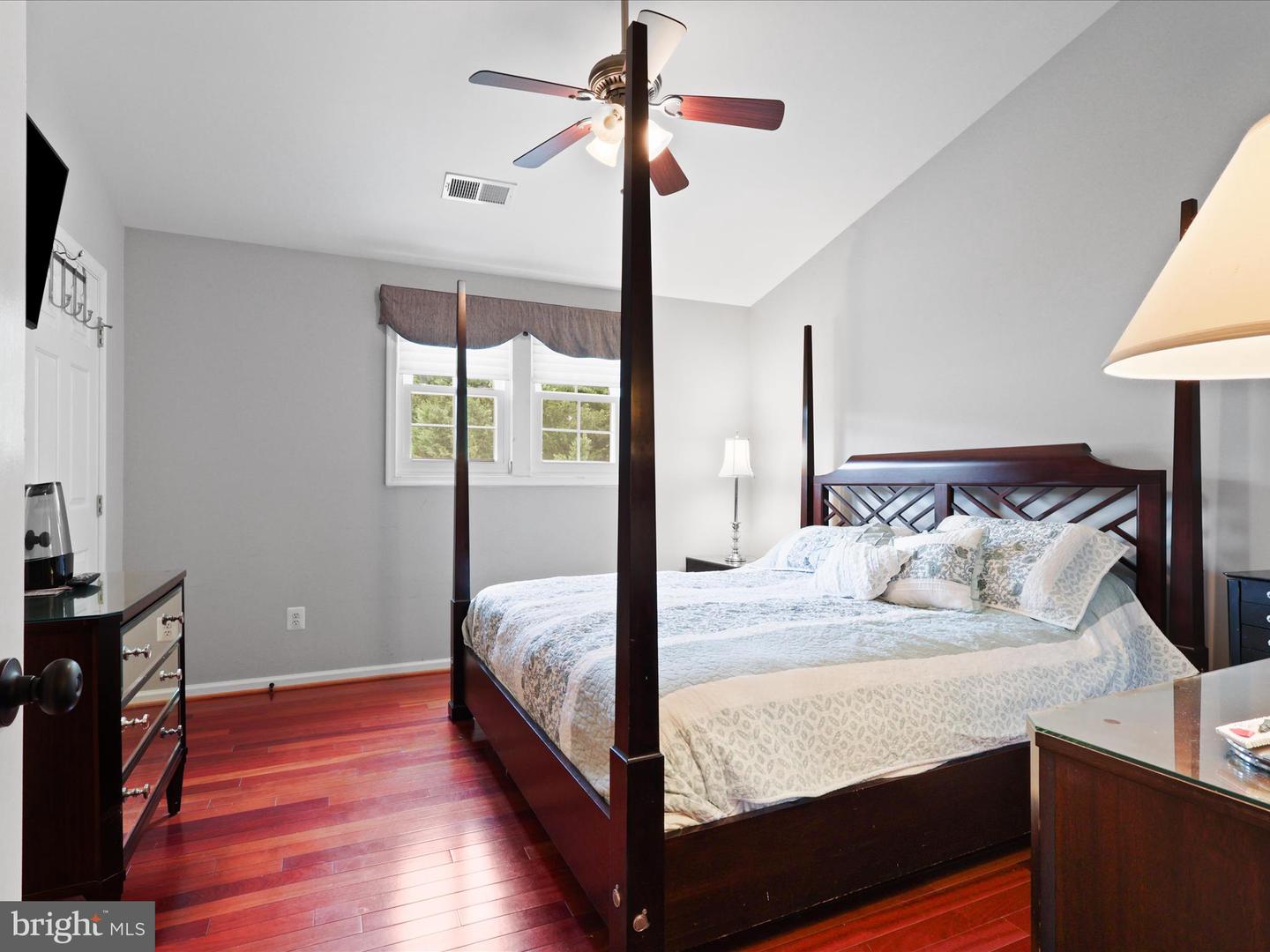 7755 EFFINGHAM SQ, ALEXANDRIA, Virginia 22315, 3 Bedrooms Bedrooms, ,3 BathroomsBathrooms,Residential,For sale,7755 EFFINGHAM SQ,VAFX2259076 MLS # VAFX2259076