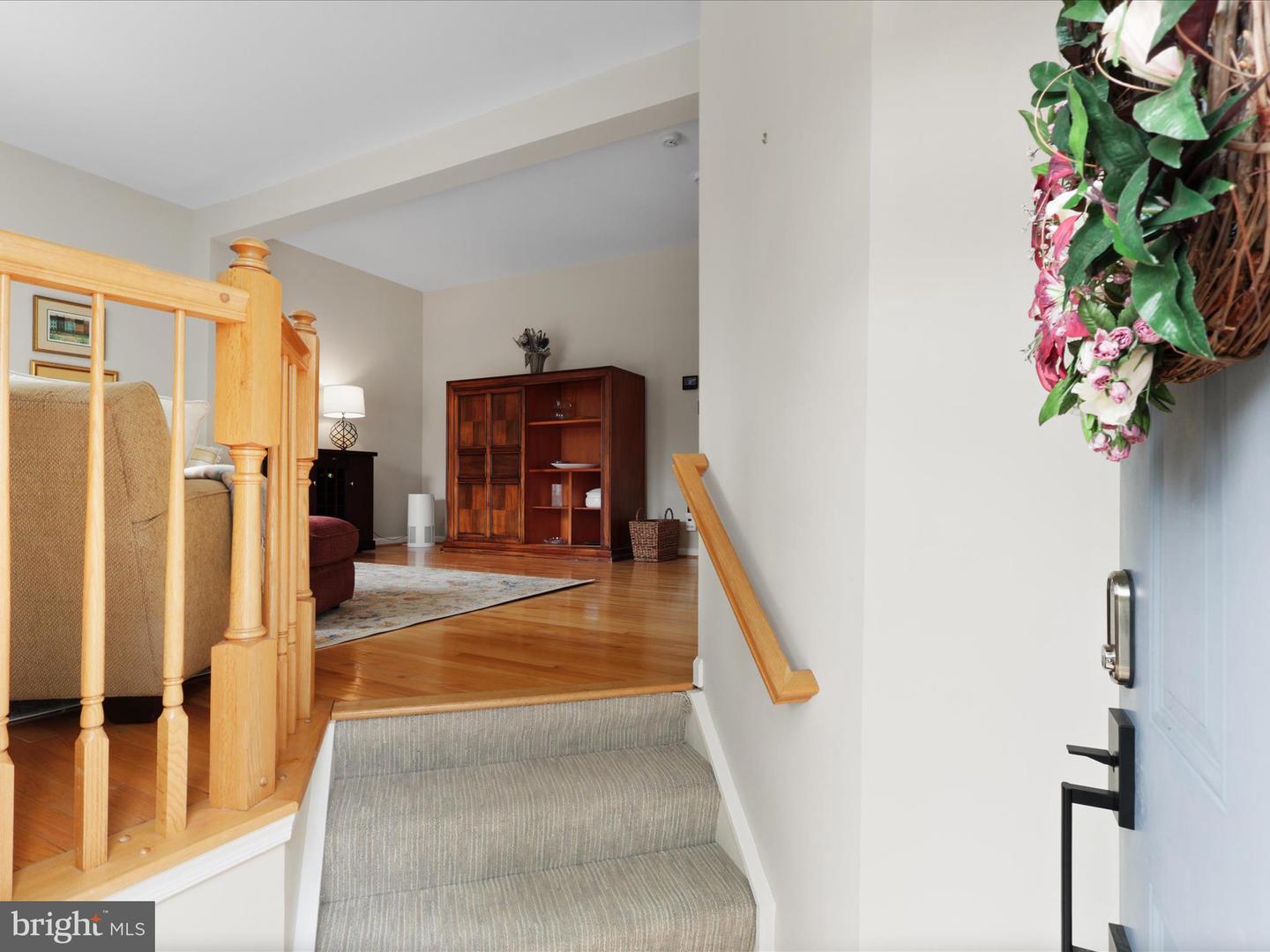 7755 EFFINGHAM SQ, ALEXANDRIA, Virginia 22315, 3 Bedrooms Bedrooms, ,3 BathroomsBathrooms,Residential,For sale,7755 EFFINGHAM SQ,VAFX2259076 MLS # VAFX2259076