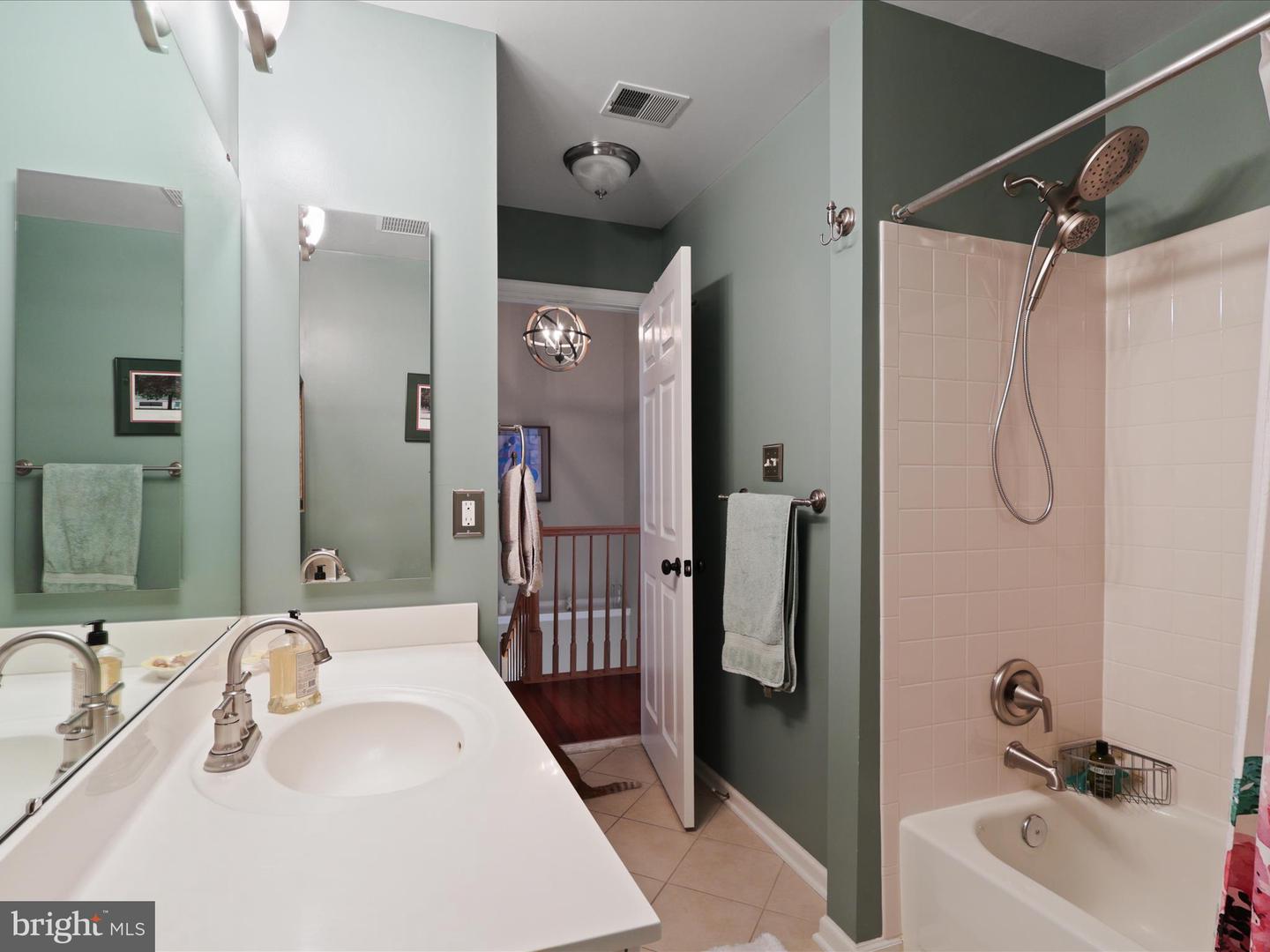 7755 EFFINGHAM SQ, ALEXANDRIA, Virginia 22315, 3 Bedrooms Bedrooms, ,3 BathroomsBathrooms,Residential,For sale,7755 EFFINGHAM SQ,VAFX2259076 MLS # VAFX2259076