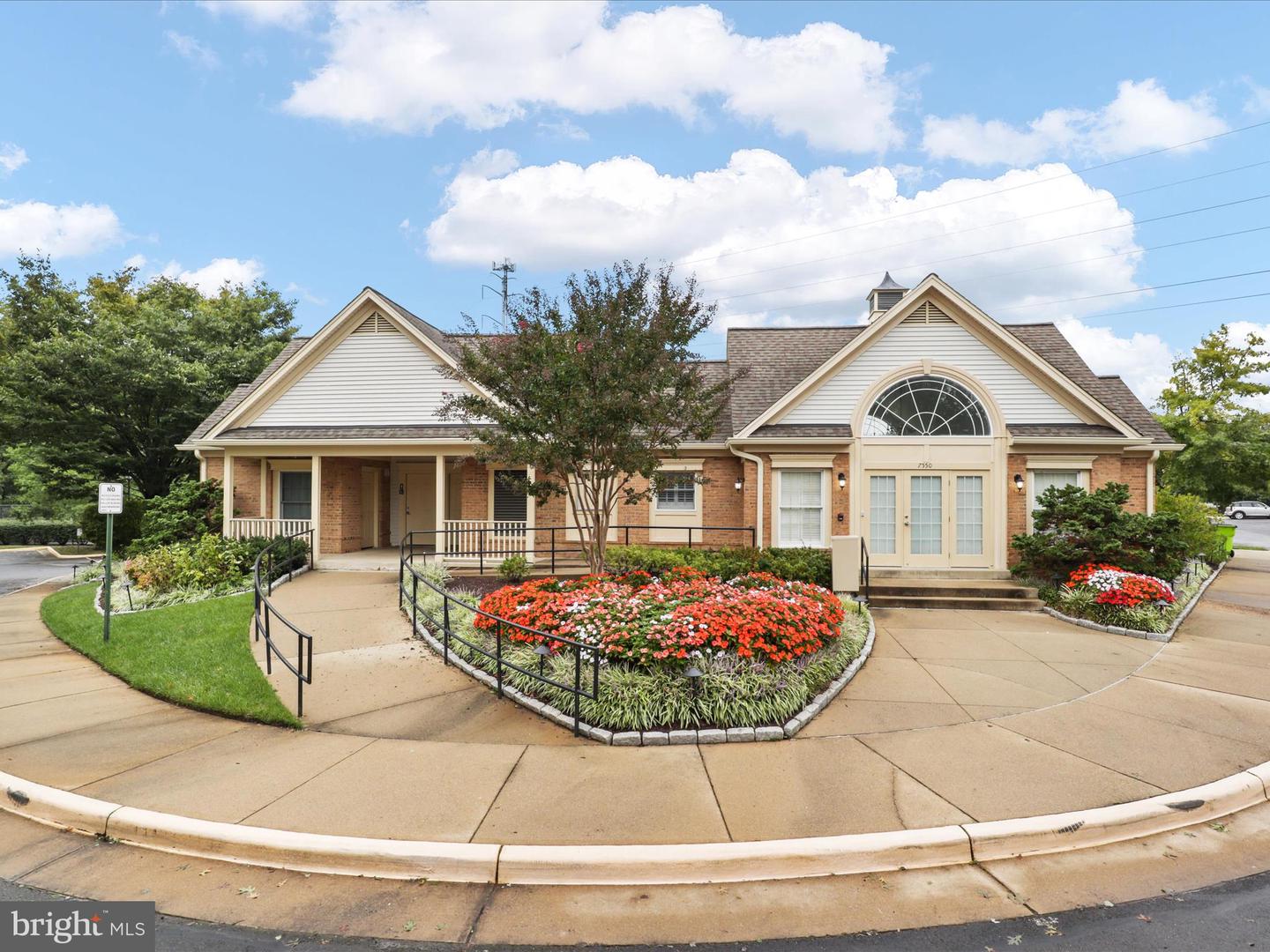 7755 EFFINGHAM SQ, ALEXANDRIA, Virginia 22315, 3 Bedrooms Bedrooms, ,3 BathroomsBathrooms,Residential,For sale,7755 EFFINGHAM SQ,VAFX2259076 MLS # VAFX2259076