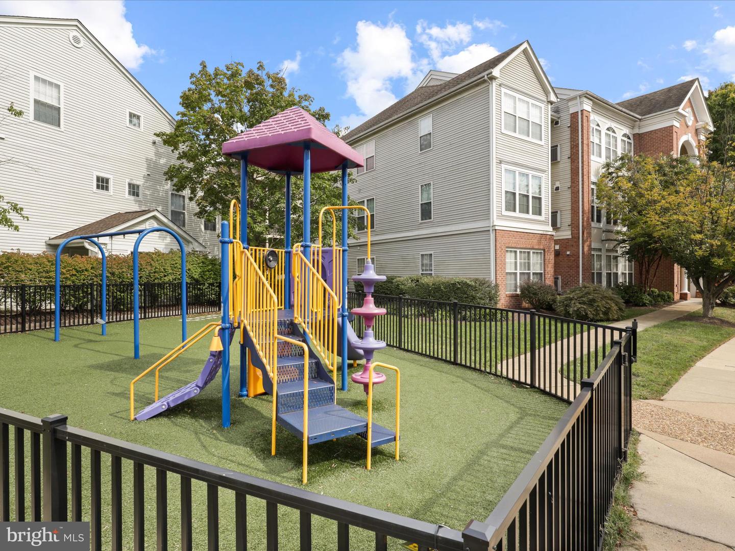 7755 EFFINGHAM SQ, ALEXANDRIA, Virginia 22315, 3 Bedrooms Bedrooms, ,3 BathroomsBathrooms,Residential,For sale,7755 EFFINGHAM SQ,VAFX2259076 MLS # VAFX2259076