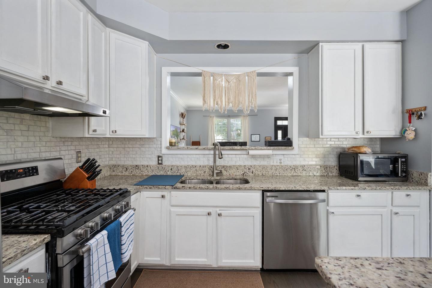 14094 MADRIGAL DR, WOODBRIDGE, Virginia 22193, 4 Bedrooms Bedrooms, ,3 BathroomsBathrooms,Residential,For sale,14094 MADRIGAL DR,VAPW2100698 MLS # VAPW2100698