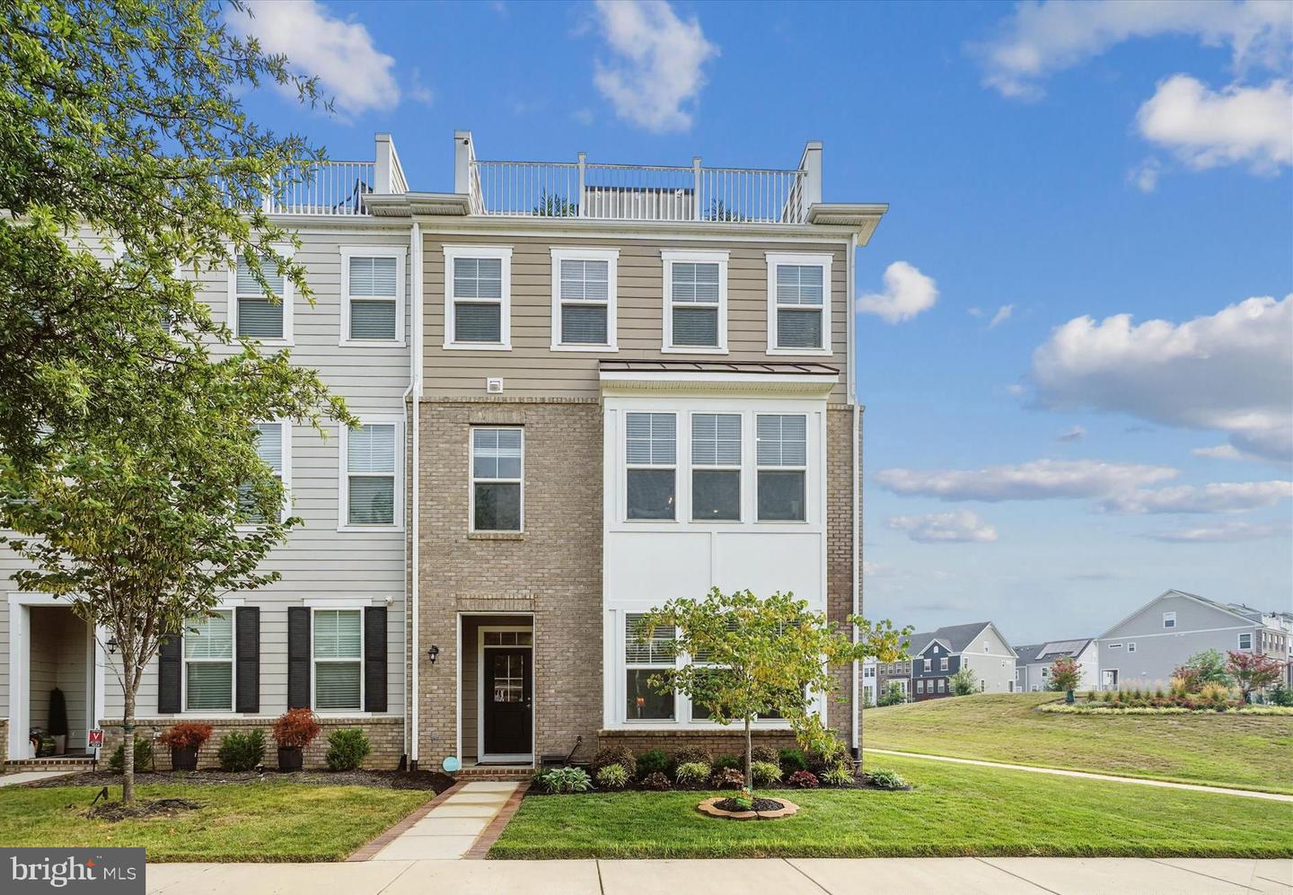 1522 MEADOWLARK GLEN RD, DUMFRIES, Virginia 22026, 4 Bedrooms Bedrooms, ,3 BathroomsBathrooms,Residential,For sale,1522 MEADOWLARK GLEN RD,VAPW2100748 MLS # VAPW2100748
