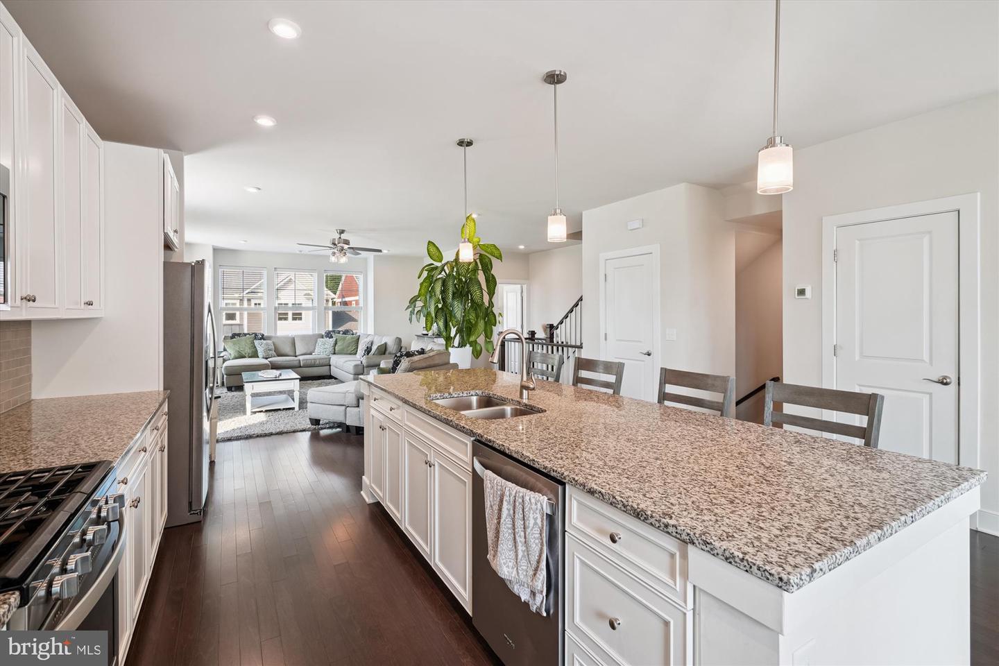 1522 MEADOWLARK GLEN RD, DUMFRIES, Virginia 22026, 4 Bedrooms Bedrooms, ,3 BathroomsBathrooms,Residential,For sale,1522 MEADOWLARK GLEN RD,VAPW2100748 MLS # VAPW2100748