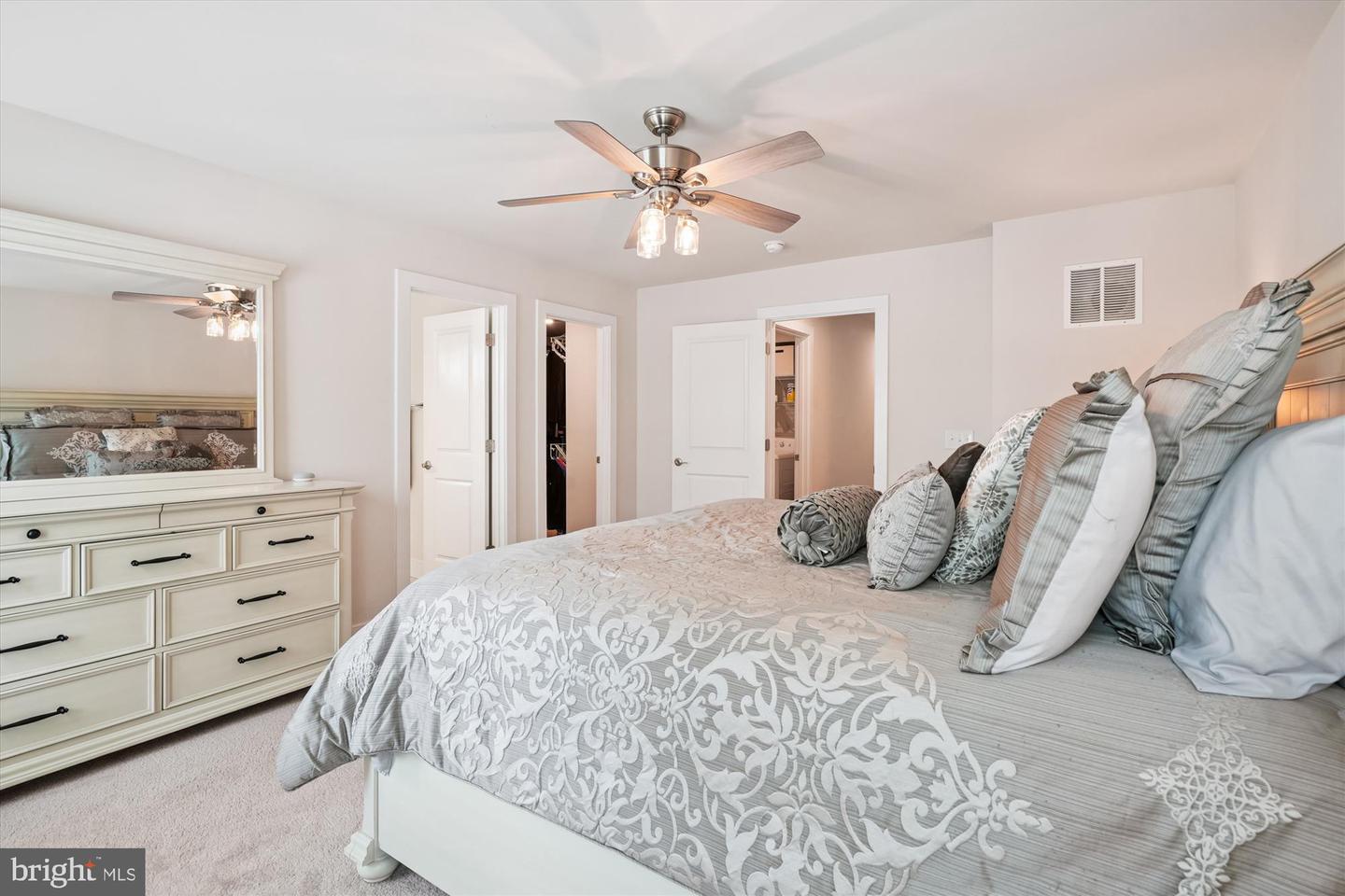 1522 MEADOWLARK GLEN RD, DUMFRIES, Virginia 22026, 4 Bedrooms Bedrooms, ,3 BathroomsBathrooms,Residential,For sale,1522 MEADOWLARK GLEN RD,VAPW2100748 MLS # VAPW2100748