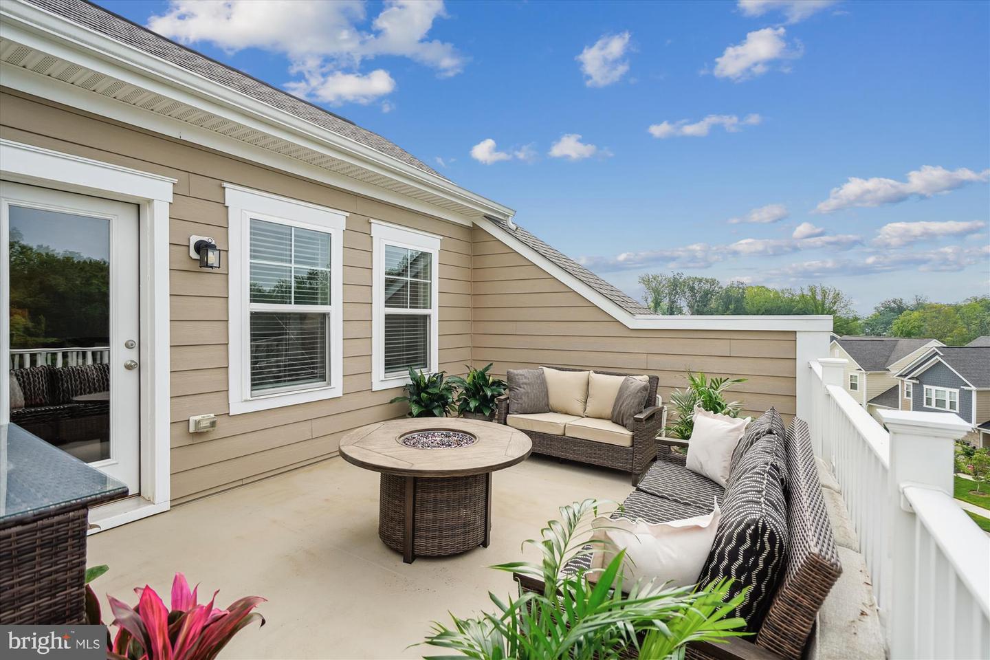1522 MEADOWLARK GLEN RD, DUMFRIES, Virginia 22026, 4 Bedrooms Bedrooms, ,3 BathroomsBathrooms,Residential,For sale,1522 MEADOWLARK GLEN RD,VAPW2100748 MLS # VAPW2100748