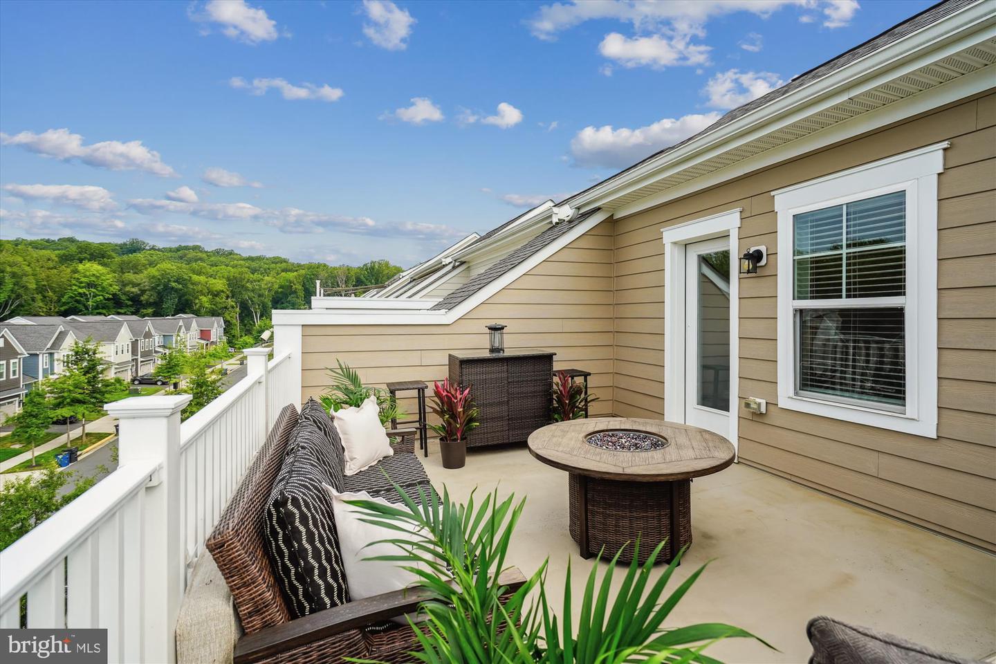 1522 MEADOWLARK GLEN RD, DUMFRIES, Virginia 22026, 4 Bedrooms Bedrooms, ,3 BathroomsBathrooms,Residential,For sale,1522 MEADOWLARK GLEN RD,VAPW2100748 MLS # VAPW2100748