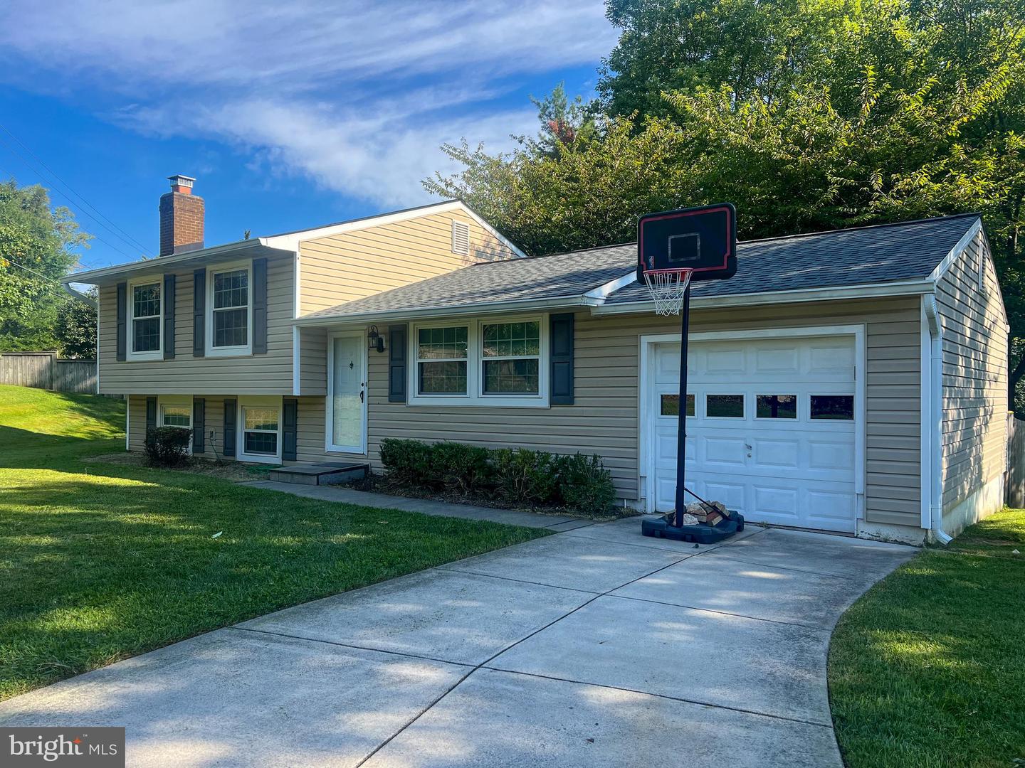 9914 BRIGHTLEA DR, VIENNA, Virginia 22181, 3 Bedrooms Bedrooms, ,2 BathroomsBathrooms,Residential,For sale,9914 BRIGHTLEA DR,VAFX2259394 MLS # VAFX2259394