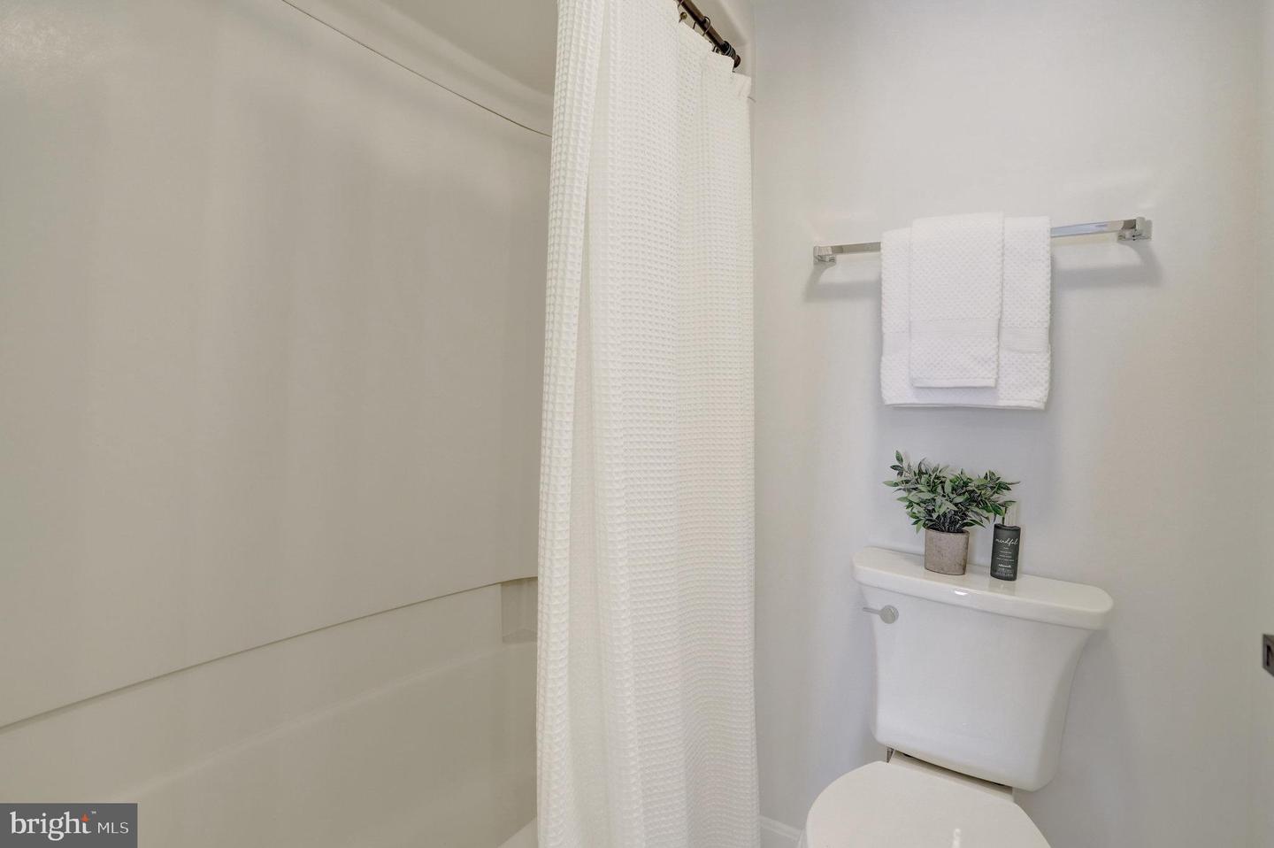 900 N STAFFORD ST #1815, ARLINGTON, Virginia 22203, 2 Bedrooms Bedrooms, ,2 BathroomsBathrooms,Residential,For sale,900 N STAFFORD ST #1815,VAAR2061876 MLS # VAAR2061876