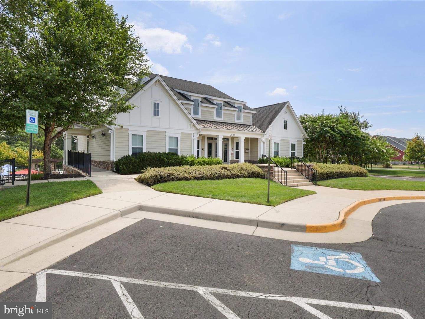 25739 PUREBRED CT, ALDIE, Virginia 20105, 4 Bedrooms Bedrooms, ,4 BathroomsBathrooms,Residential,For sale,25739 PUREBRED CT,VALO2103934 MLS # VALO2103934