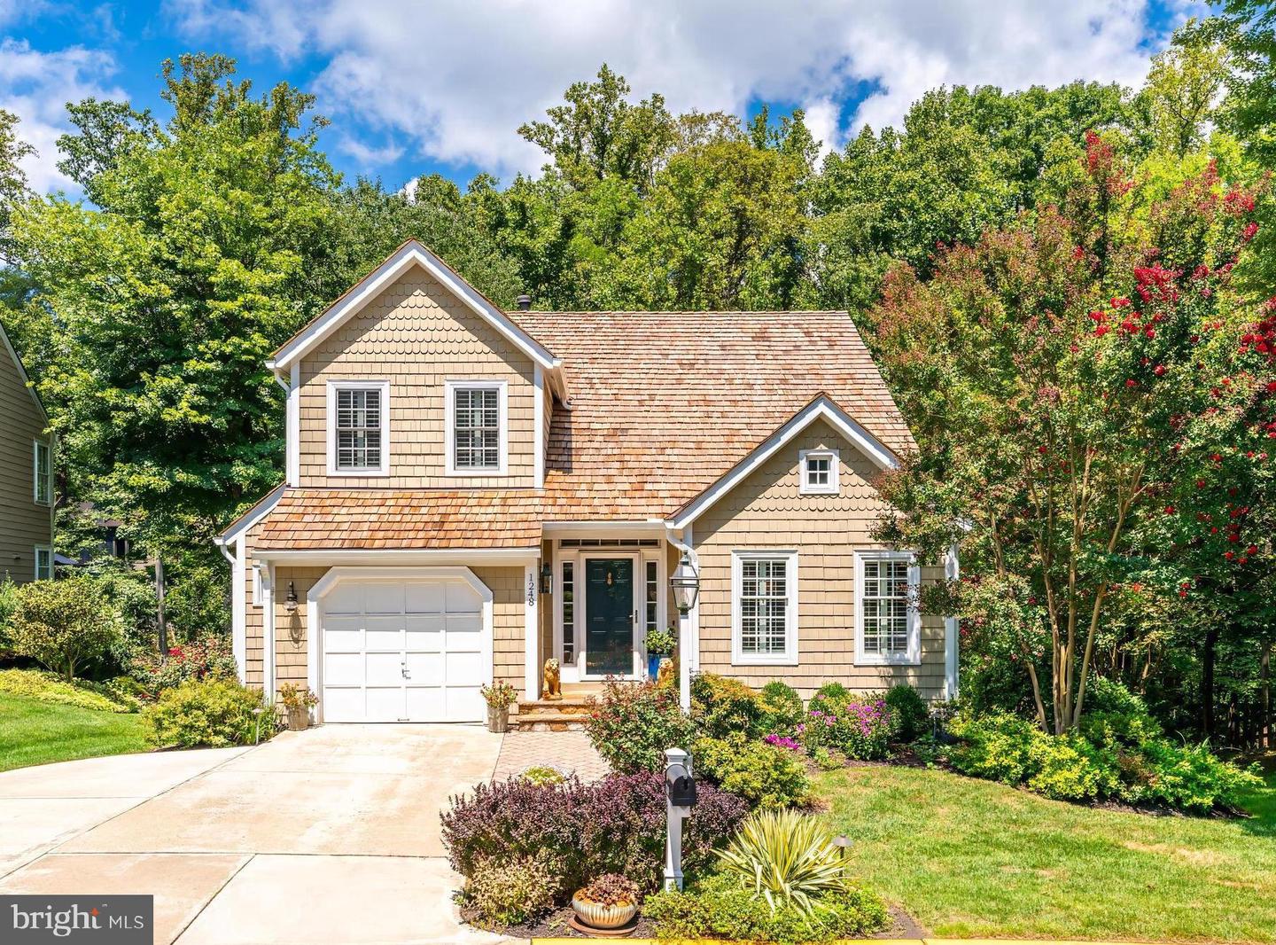 1248 LAMPLIGHTER WAY, RESTON, Virginia 20194, 4 Bedrooms Bedrooms, ,3 BathroomsBathrooms,Residential,For sale,1248 LAMPLIGHTER WAY,VAFX2259522 MLS # VAFX2259522