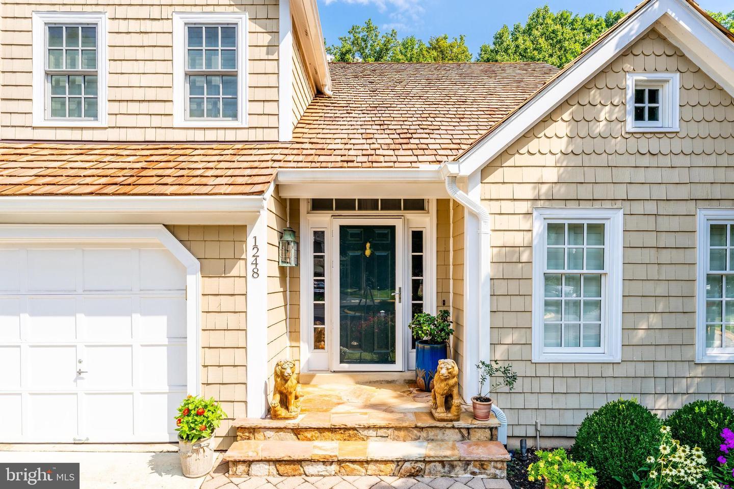 1248 LAMPLIGHTER WAY, RESTON, Virginia 20194, 4 Bedrooms Bedrooms, ,3 BathroomsBathrooms,Residential,For sale,1248 LAMPLIGHTER WAY,VAFX2259522 MLS # VAFX2259522