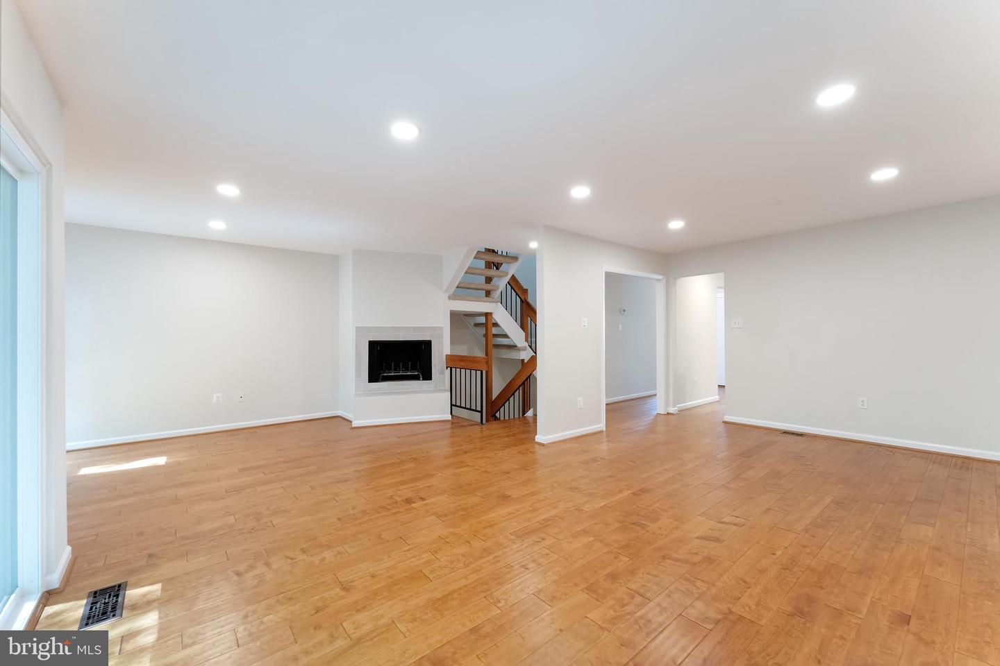 11637 NEWBRIDGE CT, RESTON, Virginia 20191, 4 Bedrooms Bedrooms, ,3 BathroomsBathrooms,Residential,For sale,11637 NEWBRIDGE CT,VAFX2259684 MLS # VAFX2259684