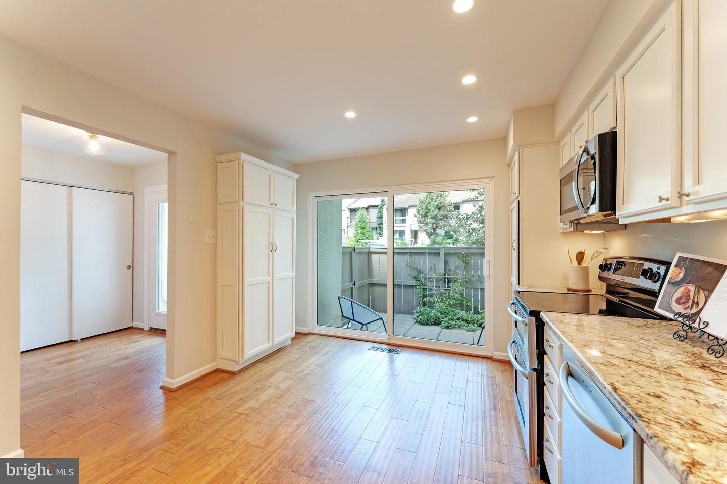 11637 NEWBRIDGE CT, RESTON, Virginia 20191, 4 Bedrooms Bedrooms, ,3 BathroomsBathrooms,Residential,For sale,11637 NEWBRIDGE CT,VAFX2259684 MLS # VAFX2259684