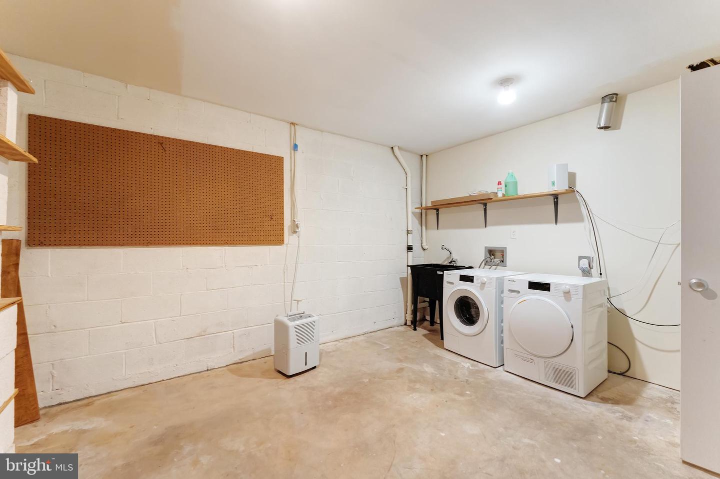 11637 NEWBRIDGE CT, RESTON, Virginia 20191, 4 Bedrooms Bedrooms, ,3 BathroomsBathrooms,Residential,For sale,11637 NEWBRIDGE CT,VAFX2259684 MLS # VAFX2259684