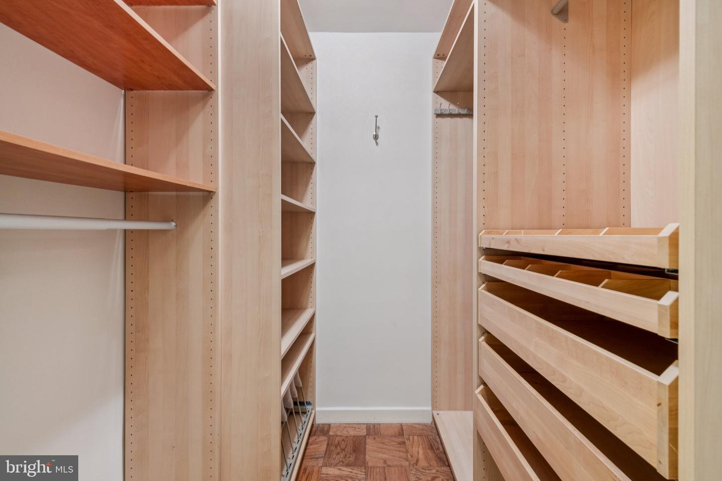4100 CATHEDRAL AVE NW #406, WASHINGTON, District Of Columbia 20016, 2 Bedrooms Bedrooms, ,2 BathroomsBathrooms,Residential,For sale,4100 CATHEDRAL AVE NW #406,DCDC2213996 MLS # DCDC2213996