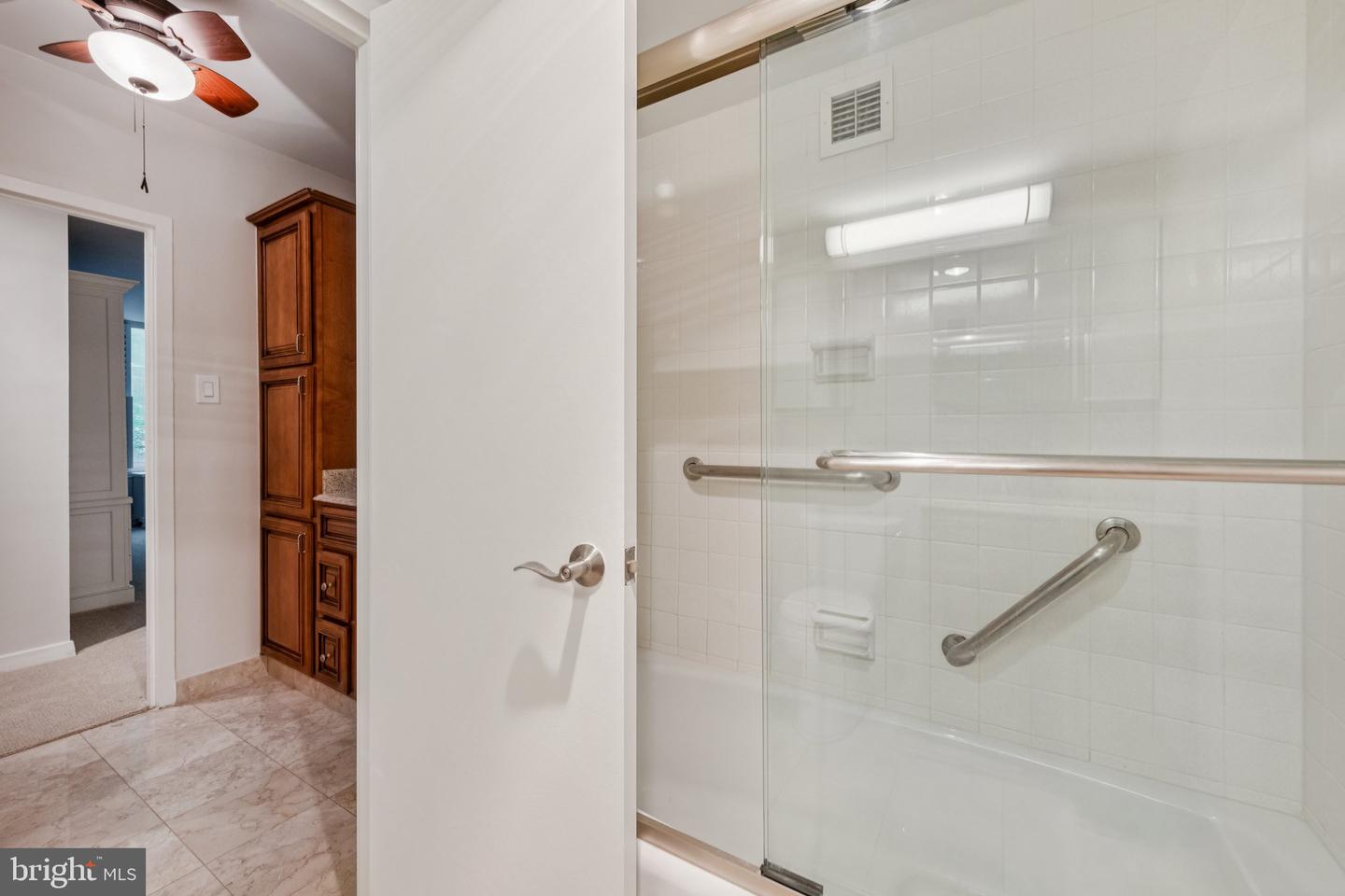 4100 CATHEDRAL AVE NW #406, WASHINGTON, District Of Columbia 20016, 2 Bedrooms Bedrooms, ,2 BathroomsBathrooms,Residential,For sale,4100 CATHEDRAL AVE NW #406,DCDC2213996 MLS # DCDC2213996