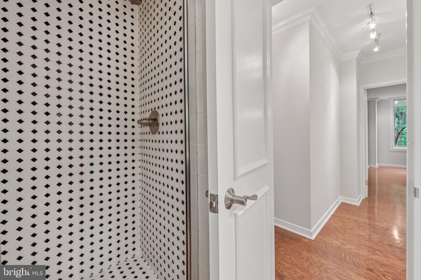 4100 CATHEDRAL AVE NW #406, WASHINGTON, District Of Columbia 20016, 2 Bedrooms Bedrooms, ,2 BathroomsBathrooms,Residential,For sale,4100 CATHEDRAL AVE NW #406,DCDC2213996 MLS # DCDC2213996