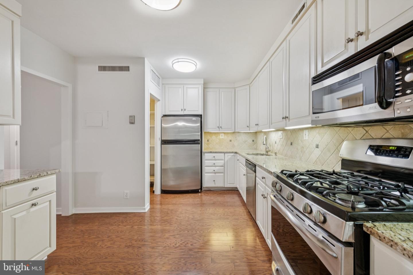 4100 CATHEDRAL AVE NW #406, WASHINGTON, District Of Columbia 20016, 2 Bedrooms Bedrooms, ,2 BathroomsBathrooms,Residential,For sale,4100 CATHEDRAL AVE NW #406,DCDC2213996 MLS # DCDC2213996